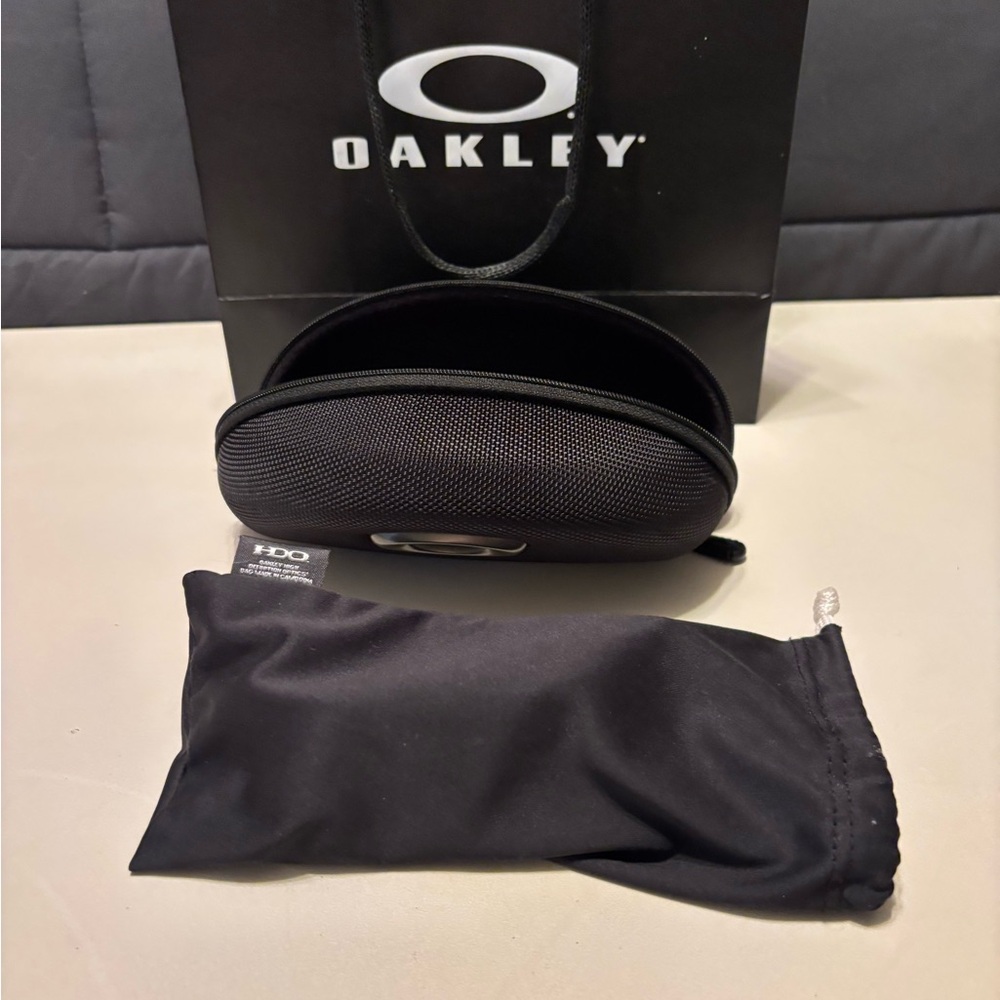Oakley Metallic Gray Sunglasses - Picture 4 of 5
